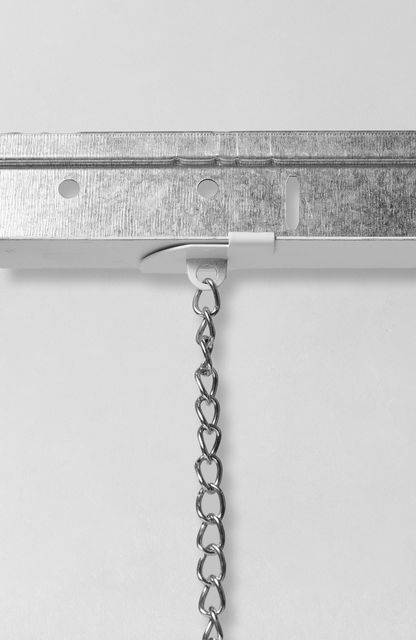 Clip di supporto orizzontale con foro per pendinatura - larghezza utilizzo 24-26 mm