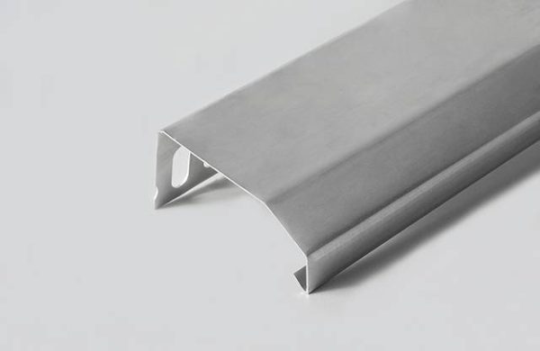 Profilo di chiusura sottofinestra per cappotto con gocciolatoio in alluminio ml.2,5 akifix
